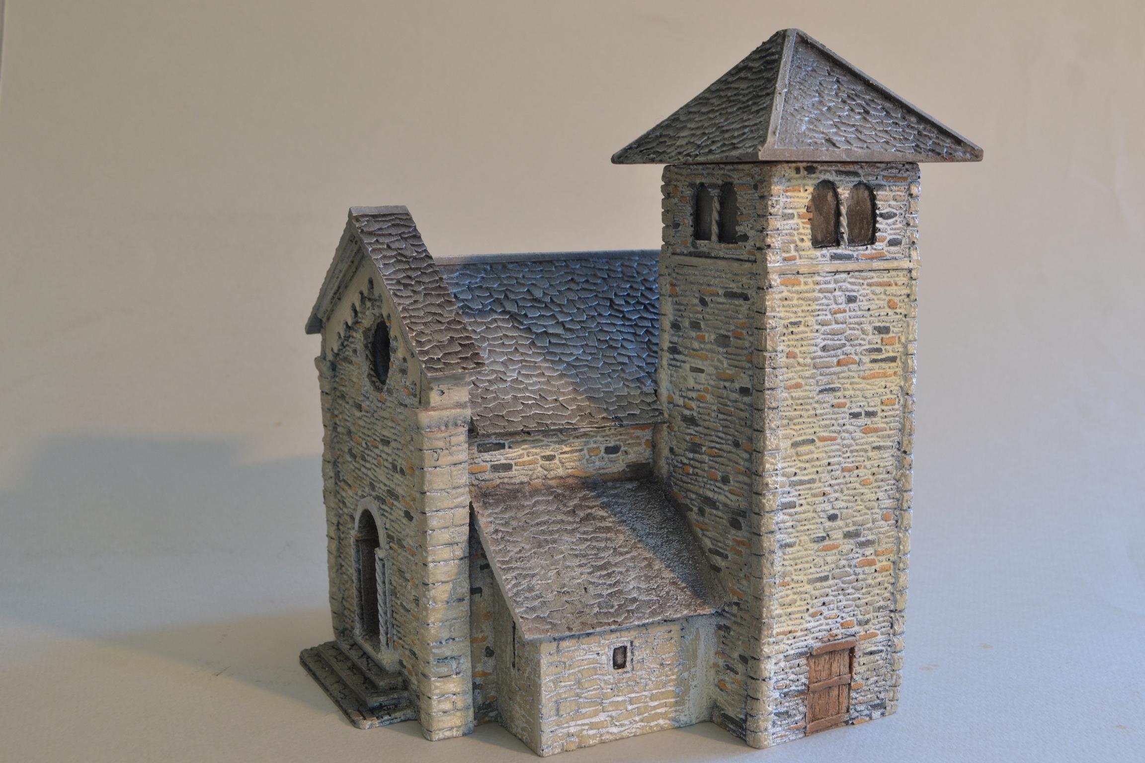 CHIESA ROMANICA CON TETTO IN ARDESIA